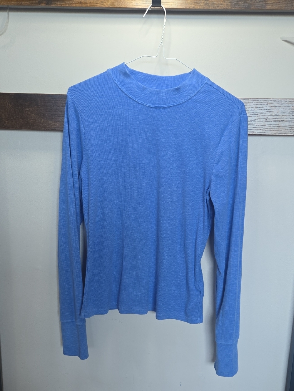 GAP Ribbed Crewneck Tee in Periwinkle Blue